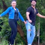Vandana Lalwani Instagram - Our common passion : Dance 💃🕺 #reelsindia #dancereels #reelsinstagram #duetdance #shehribabu #remix #vandanalalwani #yuvraajparashar #friends #mumbai