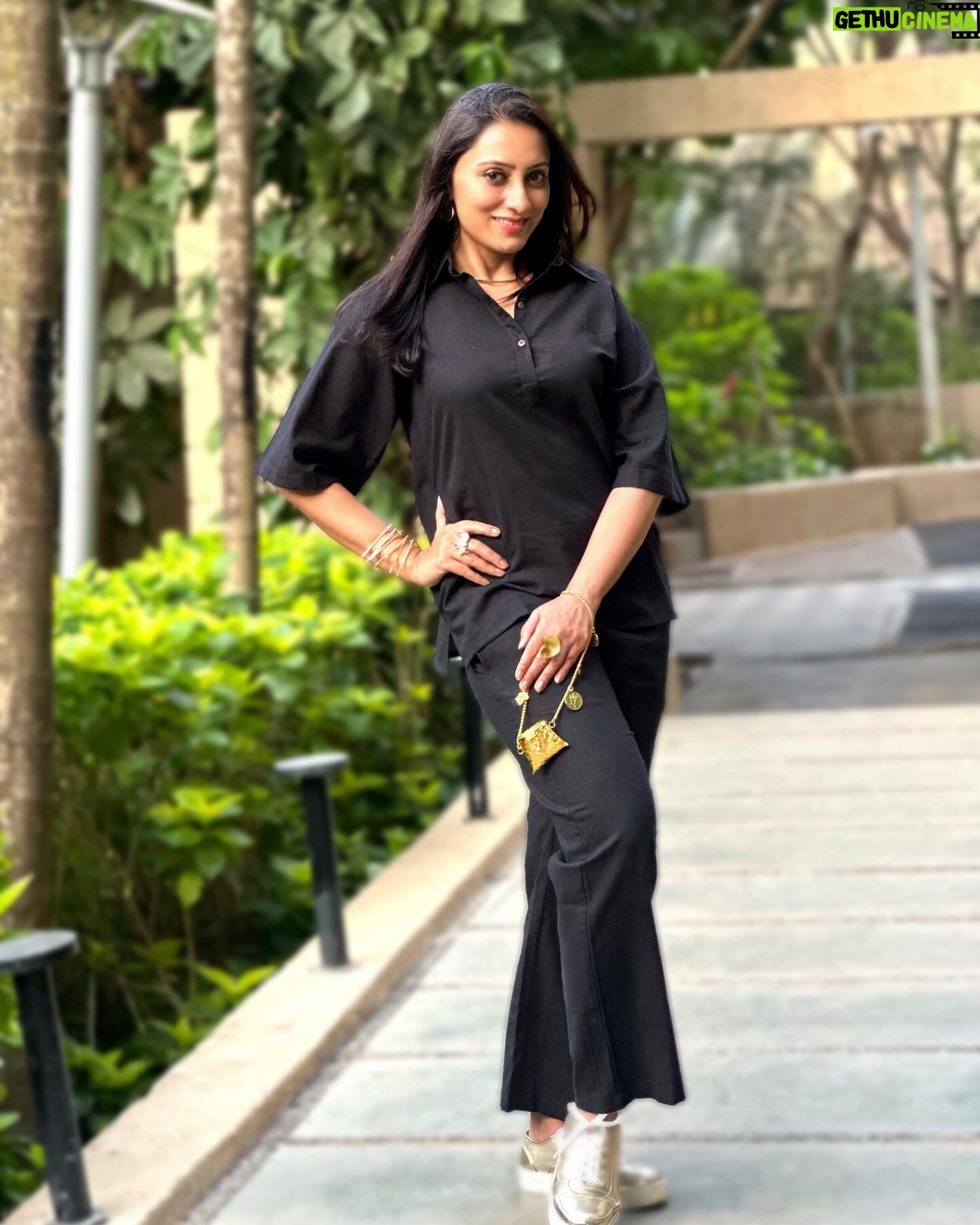 Vandana Lalwani Instagram - Combining Style with Sophistication ✨😉 Exquisite Statement Jewellery from @damak_india 💍combined with Super cool Summer Cord Set by @unidraa ❤️ #photooftheday #ootd #cordset #summeroutfit #vandanalalwani #instagood #instalook #hotsummer #cosmetologist #explore #damakindia #unidraa