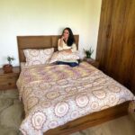 Vandana Lalwani Instagram - Sweet dreams start with soft bedsets ✨ @layerssmartbedding #layerssmartbedding #CoolColor #calm #moodofthemonth #comfort #DressUpYourHome #designs #patterns #layers #vandanalalwani PR @alphabetmedia