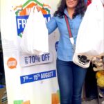 Vandana Lalwani Instagram - Shop till you drop 😍❤️ And take advantage of the crazy discounts during the Independence Day sale @beautypalaceprofessional 🇮🇳 #beauty #cosmetics #glamour #independenceday #sale #vandanalalwani #beautyblogger #beautypalace #shopoholics #beautyproducts Managed by @alphabetmedia