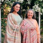 Vandana Lalwani Instagram - Happy Birthday to my beautiful Mommy ❤️❤️❤️ May you be blessed with a happy & healthy life forever ✨ . . . Twinning in Dupattas from @dupattabazaar #motherdaughter #happybirthday #mommyandme #twinning #bestbond #truelove #vandanalalwani