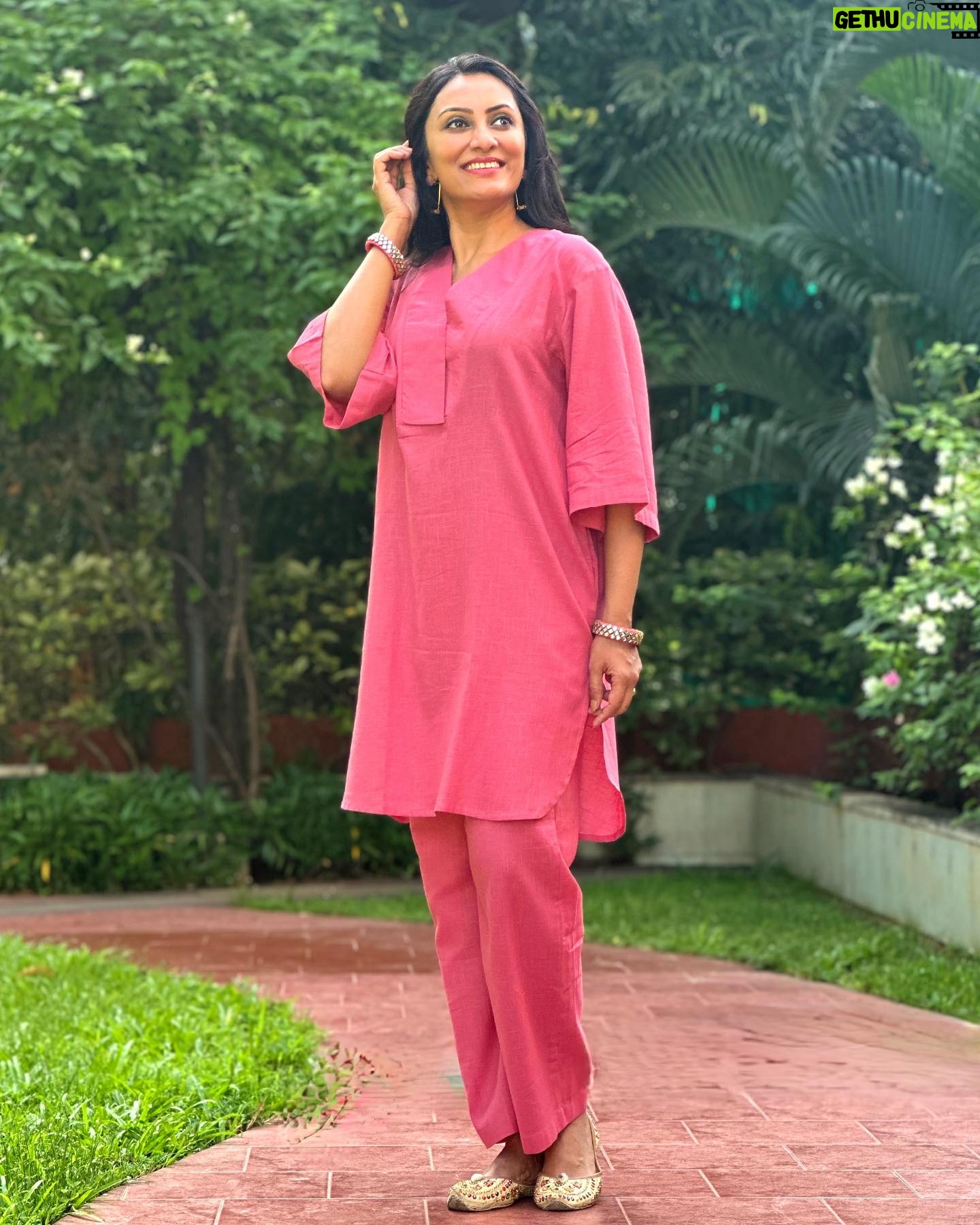 Vandana Lalwani Instagram - Dressed to Chill 😎 Wearing @unidraa most comfortable clothing ❤️ Checkout https://www.unidraa.in/ #instapic #ootd #cotton #coordset #solidcolor #comfortableclothing #indianwear #vandanalalwani
