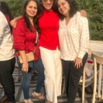 Vandana Lalwani Instagram - May this Holiday Season sparkle and shine and may all your wishes and dreams come true, Merry Christmas 🎅🎄 Amazing cake mixing celebration at @roofberriesbandra with my friends @pooja_hingorrani & @pooja_tecks ❤️ PR @maverick.communication01