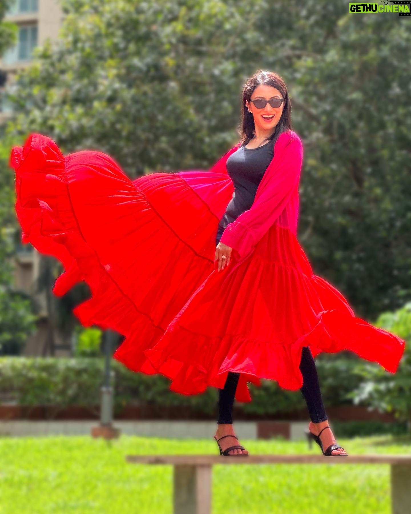 Vandana Lalwani Instagram - Spread your wings🪽 . . . Shrug @wabisabistyl ❤️ #photography #ootd #shrug #angel #pinkandred #style #fashion #trendyoutfits #vandanalalwani
