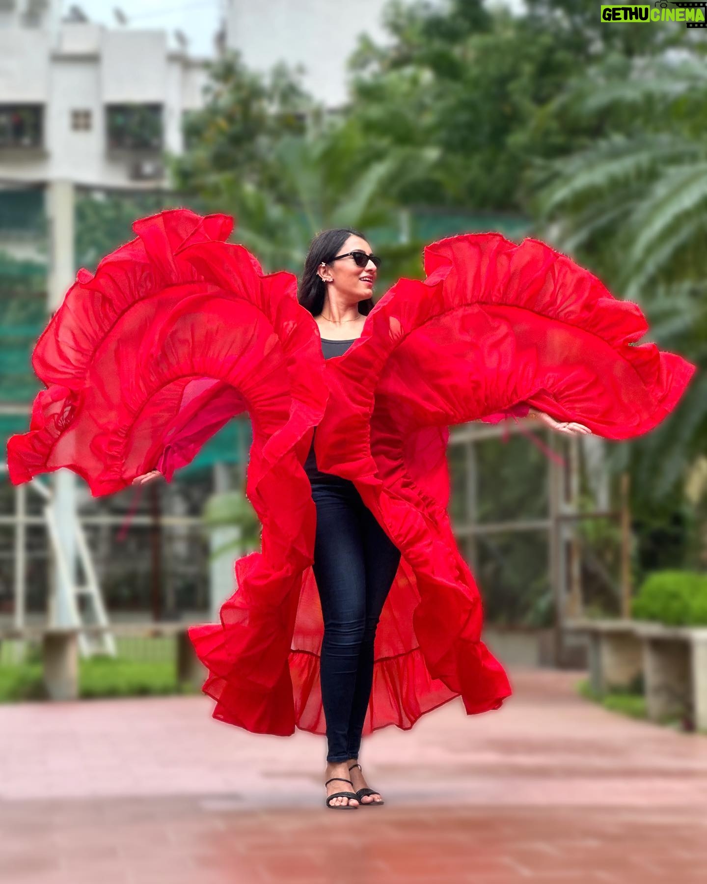 Vandana Lalwani Instagram - Spread your wings🪽 . . . Shrug @wabisabistyl ❤️ #photography #ootd #shrug #angel #pinkandred #style #fashion #trendyoutfits #vandanalalwani