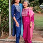 Vandana Lalwani Instagram - Happy Mother’s Day to my Star (Tara), my one & only strongest pillar of support. May you be blessed with a healthy and prosperous life filled with love and happiness ♥️♥️ #mothersday #motherdaughter #blessed #truelove #twinning #kurtasets #pinkandblue #vandanalalwani