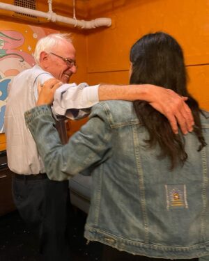 Vanessa Carlton Instagram - Skye and I meeting the venerable @berniesanders at the @columbustheatre rally for @aaronregunberg.  We played a few songs and got to watch the incredible @flyingwithsara speech (I was in tears!), @leonelafelixri, Aaron and, of course, Bernie (who delivered the truth as he always does). I’m so inspired!