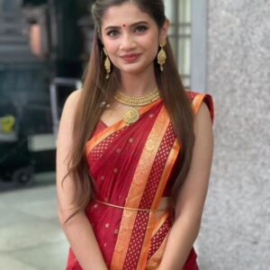 Vanessa Cruez Instagram - Guess what scene is this look used for in Manggai Nee Episode 3- Avalal 😊😍..

Watch Episode 3- Avalal on 29th March on Astro Vinmeen at 9.30pm

#vanessacruez #vanessa #series #manggainee #avalal #astro #saree #women #womenempowerment #red #makeup #indiangirl #happiness #smile #traditional #love #passion #acting #comingsoon
