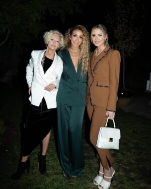 Vanessa Evigan Instagram - Lately………..

New York with best friends
Wedding date night with hubs
Veronica Beard event
Went to Bali
My baby sister got married
Discovered a new airline
Launching Birdie Rose 
Snuggles with nephews 
Mother to Mother benefit
Got stronger readers