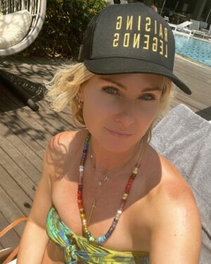 Vanessa Evigan Instagram - Lately………..

New York with best friends
Wedding date night with hubs
Veronica Beard event
Went to Bali
My baby sister got married
Discovered a new airline
Launching Birdie Rose 
Snuggles with nephews 
Mother to Mother benefit
Got stronger readers