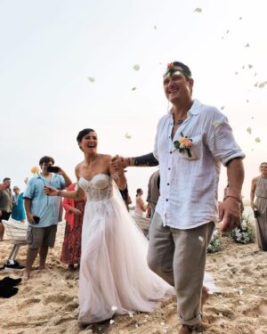 Vanessa Evigan Instagram - Lately………..

New York with best friends
Wedding date night with hubs
Veronica Beard event
Went to Bali
My baby sister got married
Discovered a new airline
Launching Birdie Rose 
Snuggles with nephews 
Mother to Mother benefit
Got stronger readers