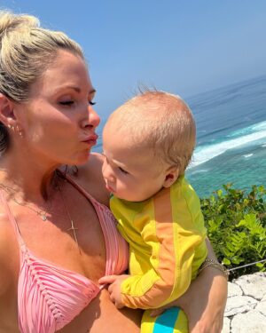 Vanessa Evigan Instagram - Lately………..

New York with best friends
Wedding date night with hubs
Veronica Beard event
Went to Bali
My baby sister got married
Discovered a new airline
Launching Birdie Rose 
Snuggles with nephews 
Mother to Mother benefit
Got stronger readers