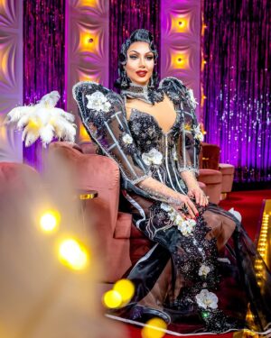 Vanessa van Cartier Instagram - I'm excited to announce that this Friday, VTM will be making history with a new show. Five celebrities will enter the game and be transformed into beautiful drag queens. It will be up to you to figure out who is behind the makeup. Make sure to tune in on Friday, September 8th, during prime time on VTM with MAKE UP YOUR MIND
.
Outfit @dglamour 
Wig @wigmayson 
Nails @extensionmansion 
.
#makeupyormind #drag #dragcompetition #tvshow @vtm.be #dragqueen #dragueens #dragrace #love #vlaanderen #belgie