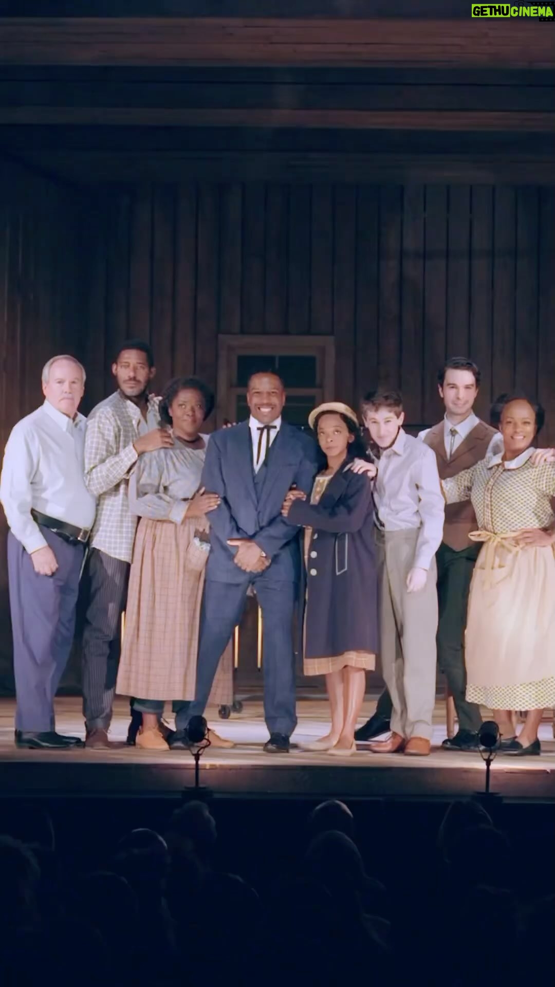 Vanessa Bell Calloway Instagram - You still got time to see the biggest hit on Broadway @purliebway closing February 4th!!!