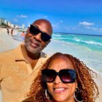 Vanessa Bell Calloway Instagram - Happy Valentine’s on the beach with my Ride or Die @bowcal But as @starjonesesq says “Why we gotta die” lol 😂 you’re my #BFF, my #babydaddy #theloveofmylife So happy to be on the beach with you chillin this #valentines day!! May God continue to bless us and our family @ashcaliway @allyycali @zprince.co and everyone else!!!💕💕💕