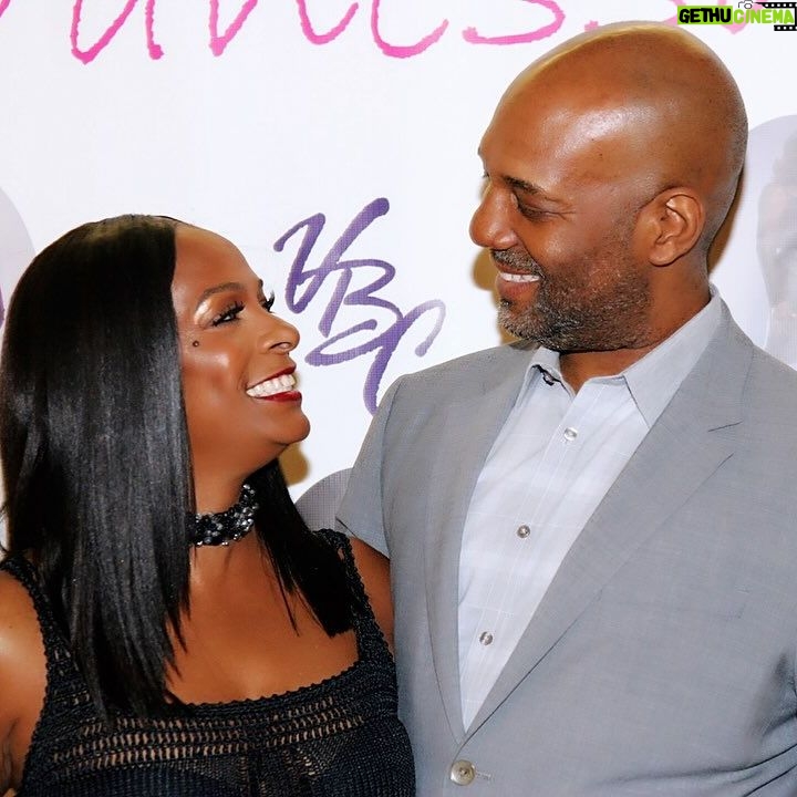 Vanessa Bell Calloway Instagram - Happy Valentine’s on the beach with my Ride or Die @bowcal But as @starjonesesq says “Why we gotta die” lol 😂 you’re my #BFF, my #babydaddy #theloveofmylife So happy to be on the beach with you chillin this #valentines day!! May God continue to bless us and our family @ashcaliway @allyycali @zprince.co and everyone else!!!💕💕💕
