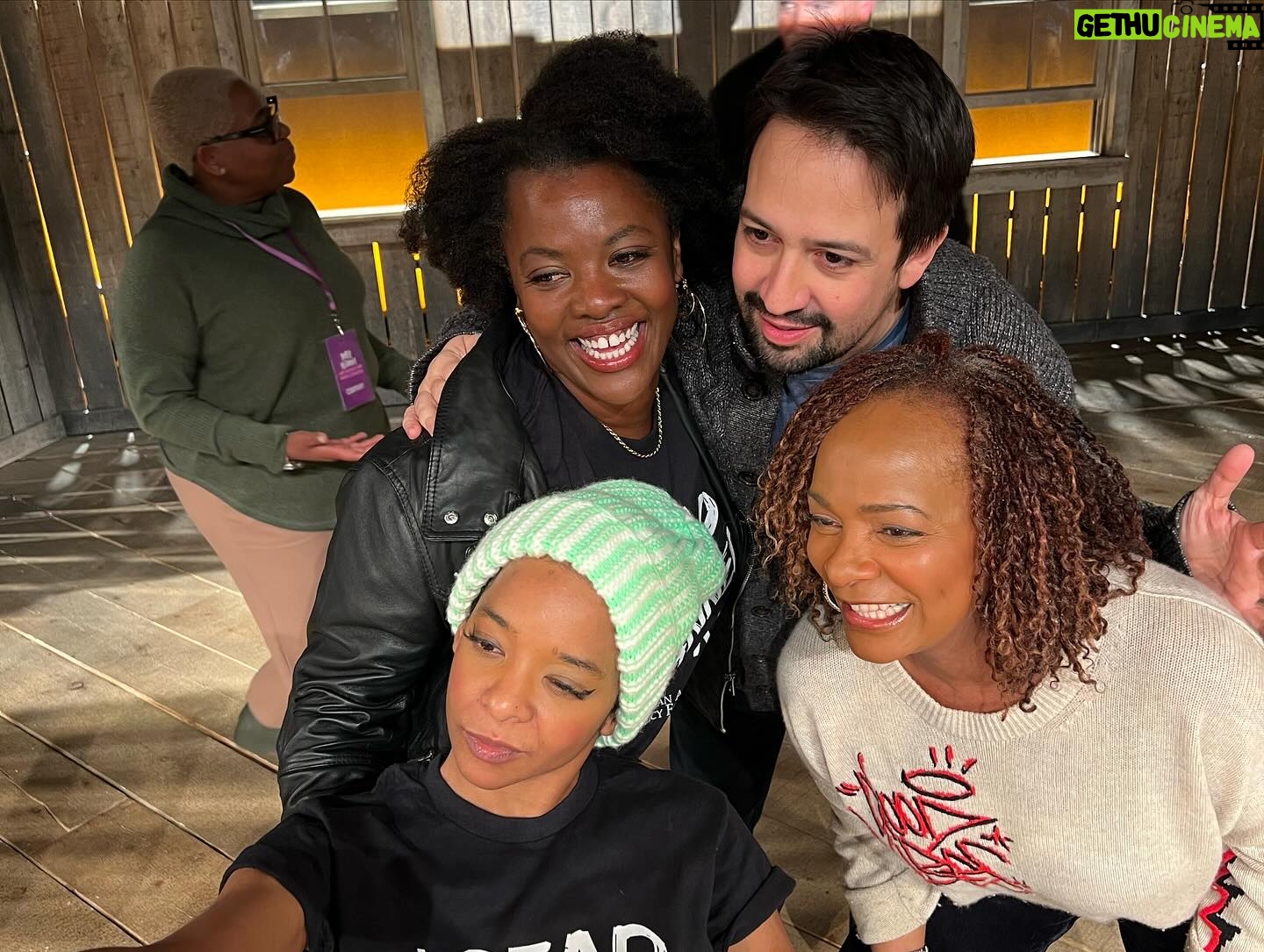 Vanessa Bell Calloway Instagram - I’m overwhelmed with love!!! @purliebway