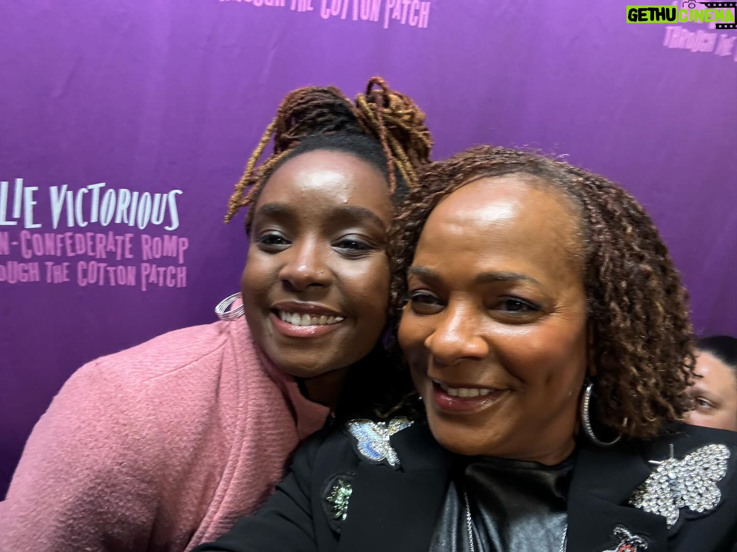 Vanessa Bell Calloway Instagram - What an amazing closing couple of weeks @purliebway @patinamiller @iamthebradleycooper @therhondaross @realalfrewoodard @sallirichwhit @paulrudd @kikilayne @camrynmanheim @torykittles @kathyhochulny @yvettenicolebrown and all that came out to support us!!! We love you!!!πππ