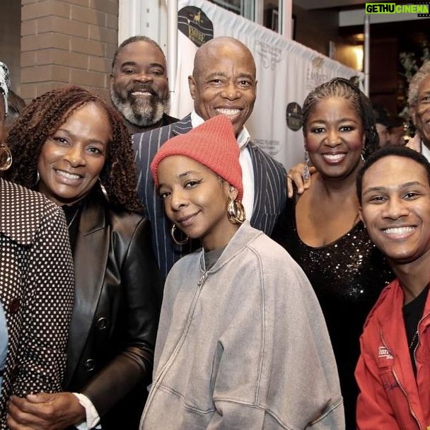 Vanessa Bell Calloway Instagram - So much love and so much fun @purliebway