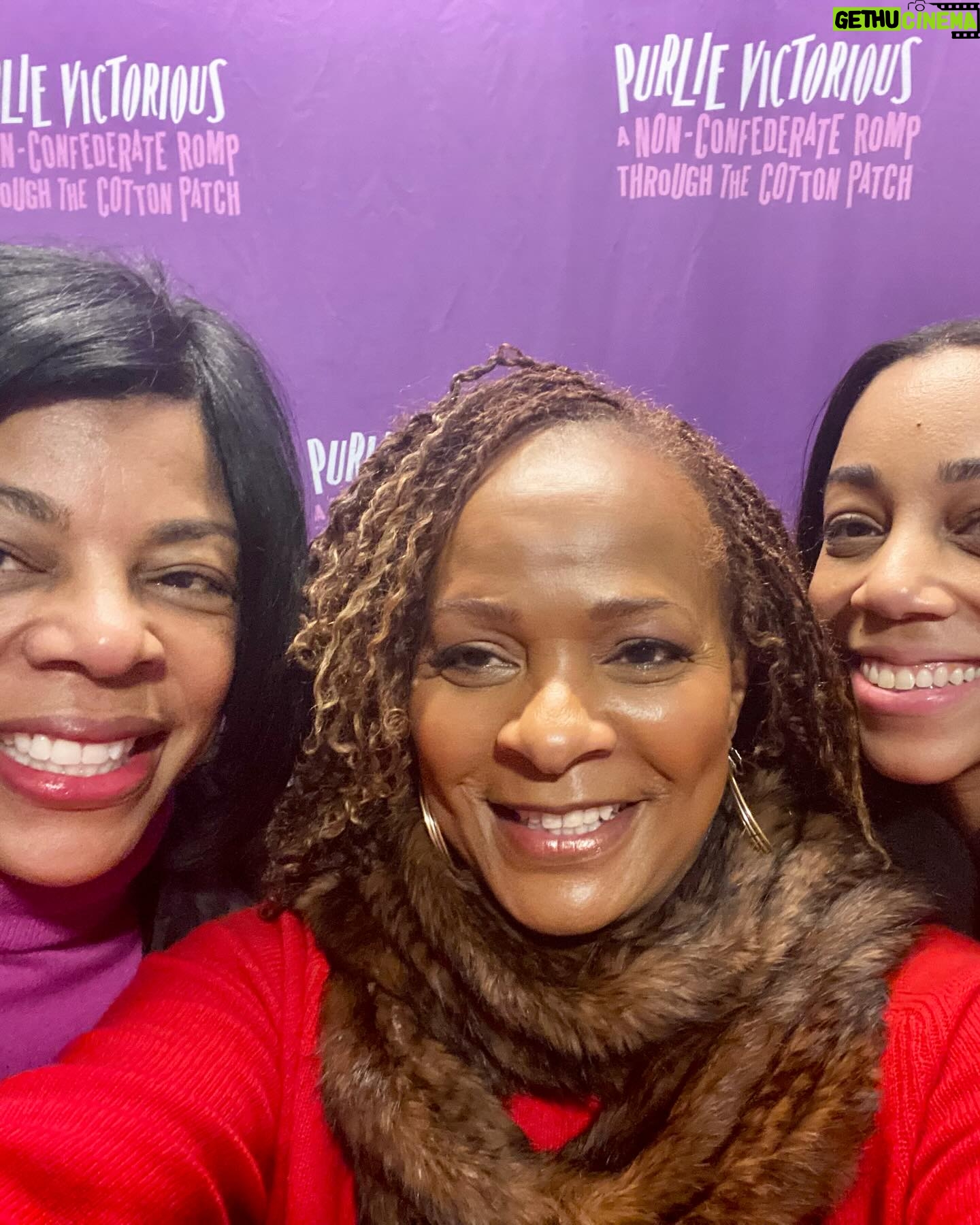 Vanessa Bell Calloway Instagram - More great times @purliebway