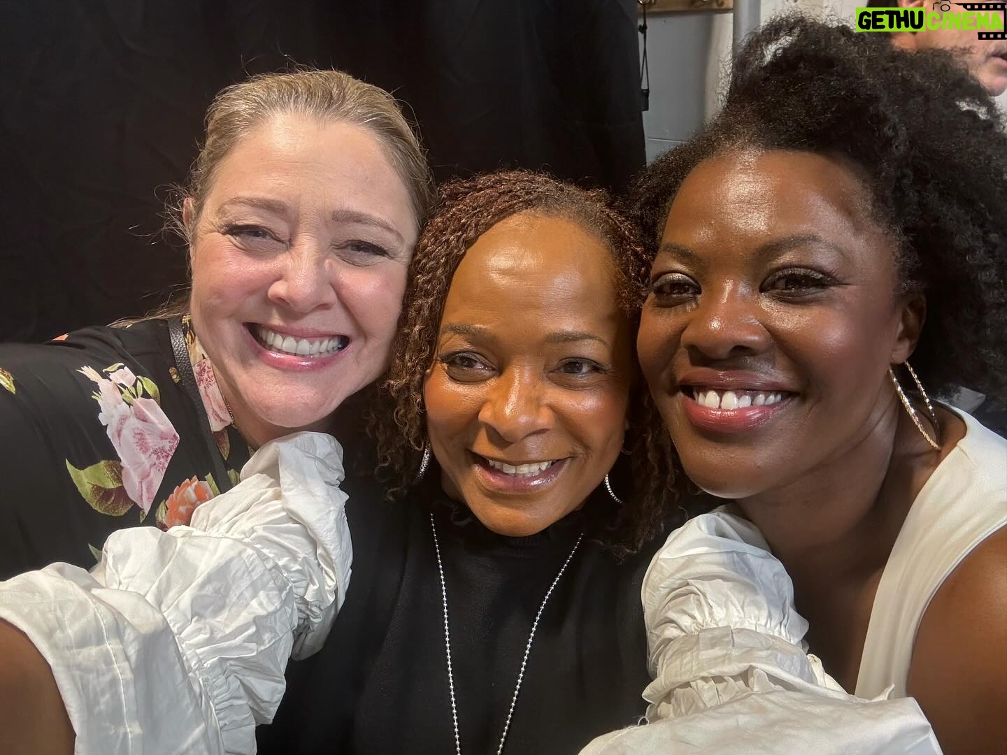 Vanessa Bell Calloway Instagram - What an amazing closing couple of weeks @purliebway @patinamiller @iamthebradleycooper @therhondaross @realalfrewoodard @sallirichwhit @paulrudd @kikilayne @camrynmanheim @torykittles @kathyhochulny @yvettenicolebrown and all that came out to support us!!! We love you!!!πππ