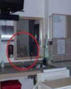 Vanessa Daroch Instagram - Los Hospitales, lugares cargados de entidades buscando entender porque jamás regresaron a sus hogares!