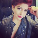 Vanessa Daroch Instagram – Acepta tu rareza… Algunos te adorarán. Otros no lo harán. ¿Pero a quién le importa? Preocúpate por amarte a ti mismo, no amar la idea de que otras personas te amen 
(Karen Salmansohn)
