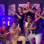Vanessa Daroch Instagram – Ya comenzamos!!! 🥳

Una noche con grandes sorpresas e invitados @sammisreyes @vane_daroch @paulipavic @mesiasvega 🍽️🥂 ahora por @chilevision ⭐️