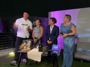 Vanessa Daroch Instagram - Ya comenzamos!!! 🥳

Una noche con grandes sorpresas e invitados @sammisreyes @vane_daroch @paulipavic @mesiasvega 🍽️🥂 ahora por @chilevision ⭐️