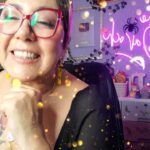 Vanessa Daroch Instagram - Tercer Ojo Capítulo 10 Bienvenidos a mi programa "Tercer Ojo" un lugar donde podré aconsejarte y resolver todas tus dudas amorosas, de familia, etc., te doy los mejores tips para enfrentar la vida de mejor manera, rituales para la abundancia, y lo que necesites estaré aquí para ti. ¡No olvides hacer todas tus consultas en los comentarios, intentaré leerlas todas! y muy importante, no te pierdas "Tercer Ojo" EN VIVO, todos los Miércoles y Viernes a las 21:00 hrs. 👇👇👇👇👇👇👇👇👇👇👇👇👇👇👇👇 ¡Suscríbete a mi canal de YouTube https://youtube.com/@EllosEstanAquiVaneDaroch?si=R6J13x0EFVb56ehd 😚😚Mis aritos son de @casapylar🥰🥰🥰🥰 💜❤️Si necesitas una hora de Tarot o Canalización con un fallecido escríbeme y pide tu hora a Contacto.vdaroch@gmail.com (único medio por el que agendo pacientes)💜❤️ Cuéntame tu historia de Amor, Paranormal o lo que necesites a contacto.tercerojolive@gmail.com Si quieres ser Auspiciador y donar regalitos de tu marca o emprendiendo y tener mas seguidores escribe a auspiciostercerojo@gmail.com Sígueme en mi tiktok @vanedarochoficial para que conozcas mi Lado B y te rías un ratito 😊😊😊