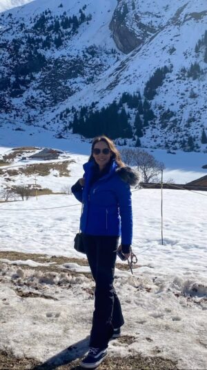 Vanessa Demouy Instagram - bonheur en famille … se rappeler que l essentiel c est d être entouré de ceux qu’on aime … profiter de ces jolis moments … les garder en précieux souvenirs près du cœur pour les jours plus gris … #mercilavie #familytime #famylilove