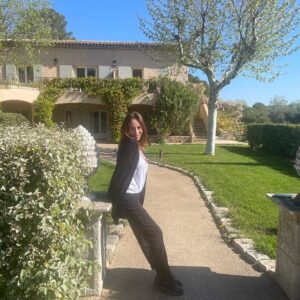 Vanessa Demouy Instagram - la douceur … matinée en slow motion … #escapade #loveistheair #danstesyeux #ralentir @chateaudeberne