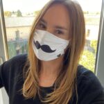 Vanessa Demouy Instagram – #Movember 

Le mois de novembre est le mois de sensibilisation aux cancers masculins. Parmi ces cancers, celui de la prostate est le plus fréquent… c’est le 1er cancer chez les hommes !

Pour sensibiliser sur le dépistage de cette maladie et soutenir toutes les personnes touchées, je vous invite à participer au challenge #maskmoustache avec @institutcancermontpellier en postant sur les réseaux sociaux votre portrait avec un masque et une moustache (qu’elles oit dessinée, cousue ou découpée). Vous pouvez même acheter votre maskmoustache officiel sur le lien  https://bit.ly/3GvjwxI le tout étant reversé à la recherche contre le cancer.

#Luttecontrelecancer #Ensemble #Générosité #humanisme #maskmoustache