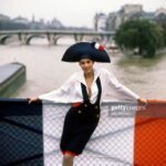Vanessa Demouy Instagram – ⋆ 𝐁𝐎𝐍𝐍𝐄 𝐅𝐄̂𝐓𝐄 𝐍𝐀𝐓𝐈𝐎𝐍𝐀𝐋𝐄 ⋆
•
•
{ 1988 } 
•
•
on vous souhaite vanessa et moi  une très belle fête nationale !! 🎇
•
•
pour cette occasion on vous partage un souvenir d’un shooting photo : pour célébrer la révolution française !! ✰
•
•
📸 : Julio donoso ✰
•
•
belle soirée à tous ! 🎇
•
•
#vanessademouy #fetenationale #14juillet #france #souvenir #revolutionfrancaise