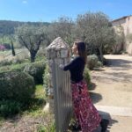 Vanessa Demouy Instagram - encore un petit moment de douceur … avant de rentrer … merci à @nouredine_fardad et aux merveilleuses équipes du @chateaudeberne pour cette douce parenthèse … à bientôt … #hotel #var #slowlife #naturelovers #bienetre #bonheur