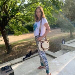 Vanessa Demouy Instagram - prête pour le week-end… la douceur des matins à la campagne … merci @hat_bag_paris et @veronikaloubry #ete #sud #douceur 📸 @rochcatherine