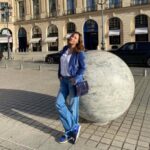Vanessa Demouy Instagram - redécouvrir paris … entre 2 rendez vous jouer les touristes … bonheur ! #paris #sunnyday #touriste #happiness