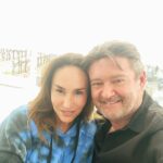 Vanessa Demouy Instagram - quel plaisir de retrouver mon ami @philippedoignon pour partager nos souvenirs et parler de nos vies autour d un déjeuner au @domainedeverchant_official #friend #happy #bienveillance #souvenir