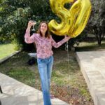 Vanessa Demouy Instagram - merci à tous pour vos mots vos messages vos appels … merci à mes amis ma famille a ma garde rapprochée ! quel anniversaire magique … vieillir est un privilège ! #neverendingbirthday #anniversaire ✨🧿✨