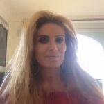 Vanessa Demouy Instagram - voilà le replay du live avec ma douce et précieuse amie @sandrine2m … merci pour ta bienveillance , ta si belle énergie et ta grande douceur … #live #amitié #realfriends