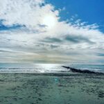 Vanessa Demouy Instagram - promenade du samedi matin !! bon week-end à vous #douceur #sud #mer