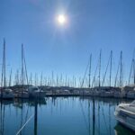 Vanessa Demouy Instagram - bonheur en camargue … dimanche au soleil #portcamargue ! quel plaisir de retrouver la terrasse du @comptoirdesvoiles