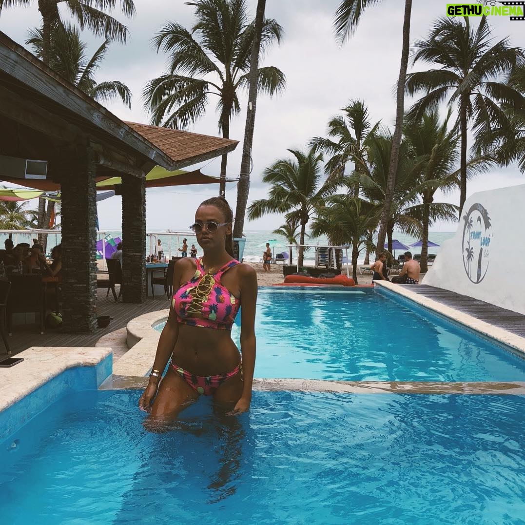 Vanessa Lawrens - 10.8K Likes - Qu’avez vous pensez de la premières semaines des anges à Marrakech ?? Quel est ton ange anonyme préférée ???? 😝 #anges11 #enroutepourlaventure #nrj12