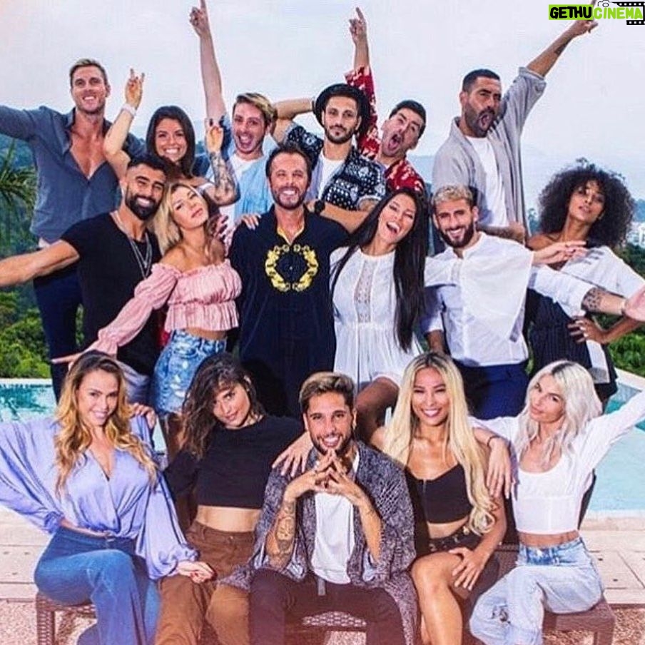 Vanessa Lawrens - 8.9K Likes - L’aventure des anges commencent c’est parti pour de nouvelles aventures ! @nrj12lachaine