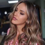 Vanessa Lawrens Instagram - Hair and make-up by @hairby_hc 🤝 Technique de balayage / ombré pour éclaircir et dejaunir l'ensemble en fondant avec la racine pour garder un fondu naturel a la repousse, entre le balayage elle a neutraliser les mauvais reflets mèches par mèches . Travail minutieux et sur mesure mais rendu ultra fondu et naturel ensuite un soin Tokio pour recharger en kératine le cheveux après les agressions chimique subit a cause de l'éclaircissement afin de garder un cheveux fort et souple après les techniques .. 💖 ❤️ . Toi t’es plutôt brune ou blonde en ce moment ? #hairstyle #blondhair #brunette