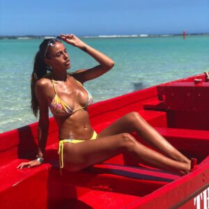 Vanessa Lawrens Instagram - 👀 #happy #love #christmas #sun #beach #cabarete