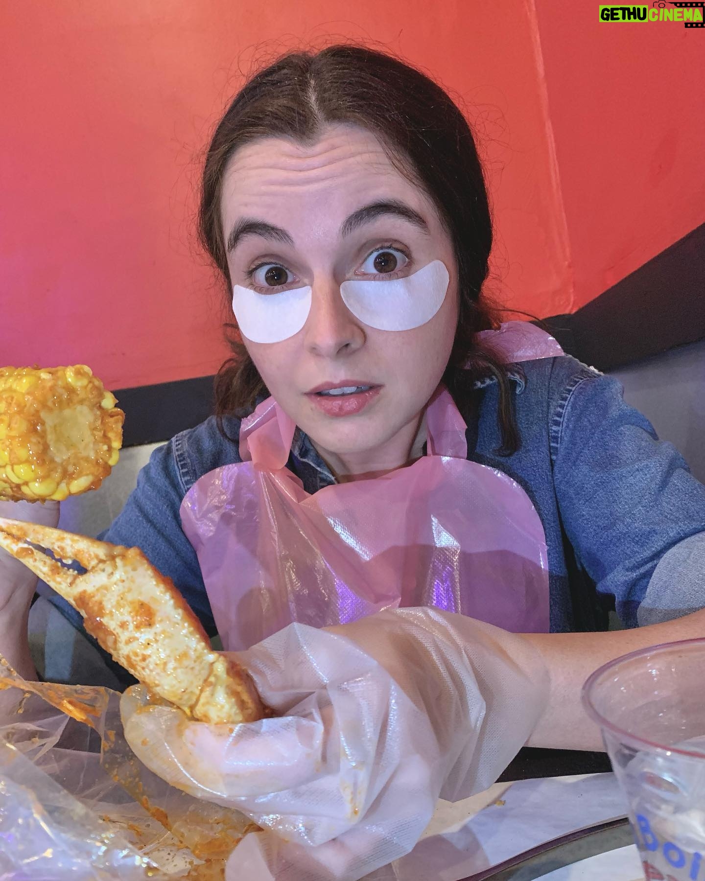 Vanessa Marano Instagram - Happy Halloween #TheDungenessIsSick #unionstrong