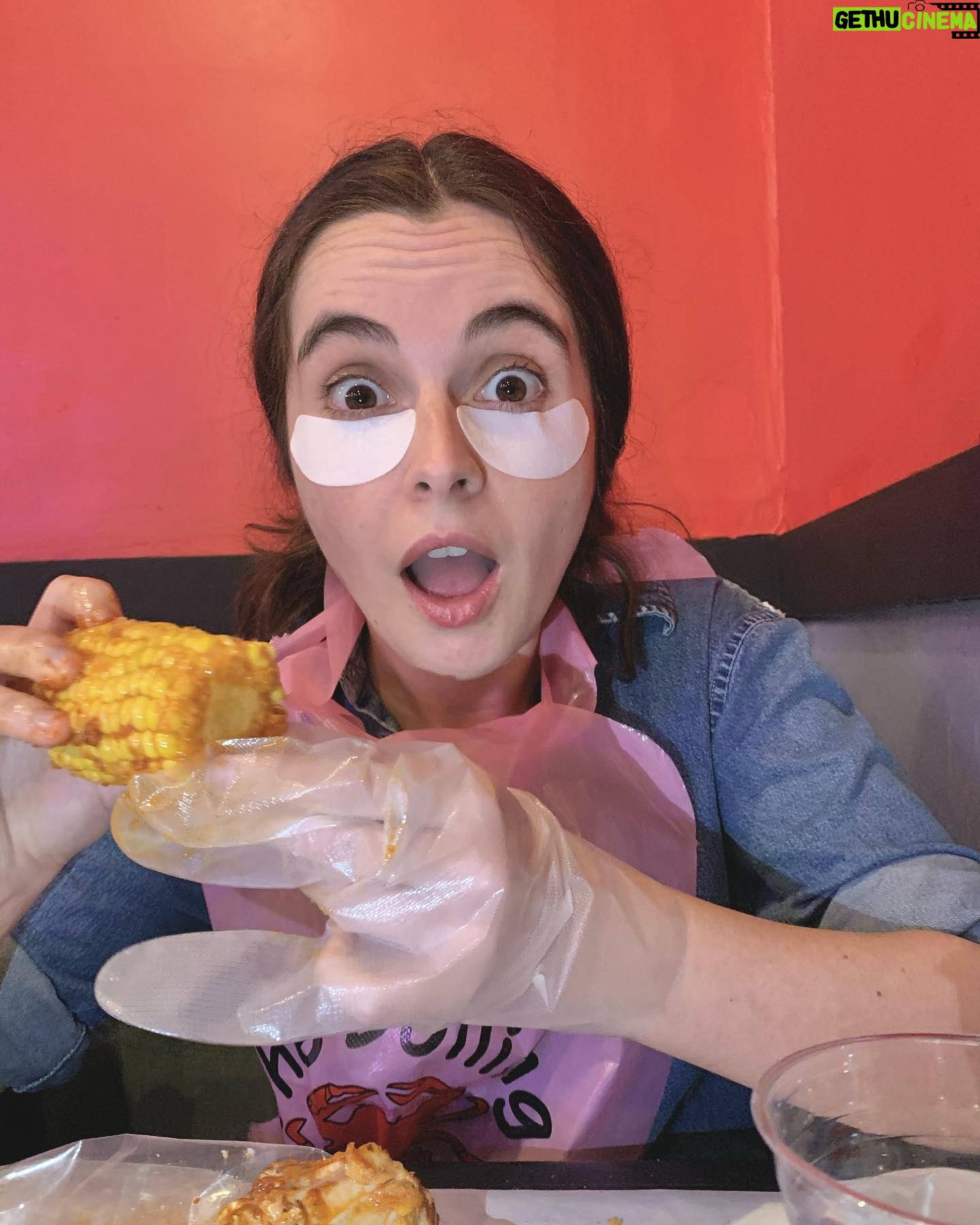 Vanessa Marano Instagram - Happy Halloween #TheDungenessIsSick #unionstrong