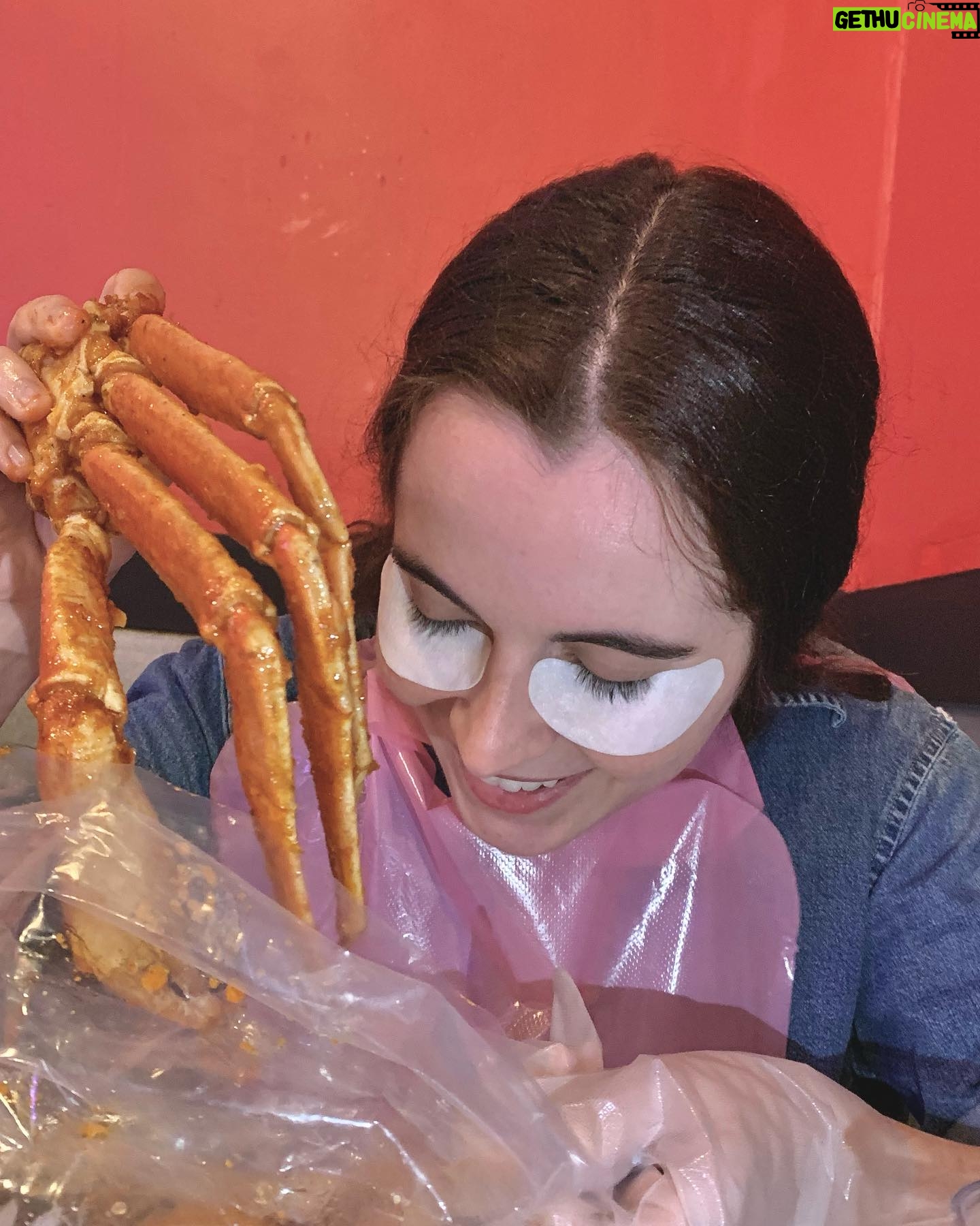 Vanessa Marano Instagram - Happy Halloween #TheDungenessIsSick #unionstrong
