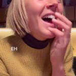 Vanessa Pilon Instagram – Me voici sous le pire éclairage DE L’UNIVERS pour vous demander: Quelle personnalité aimeriez-vous inviter à passer un mois sans maquillage avec moi? Vous pouvez les identifier ici. ⬇️ Je vais les gosser jusqu’à temps qu’elles acceptent. 😂 P.S. C’EST DONC BEN DÉSAGRÉABLE UN FOUR DOUX SEIGNEUR